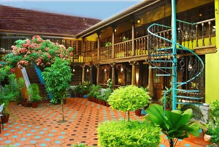 Hotel Rossitta Wood Castle